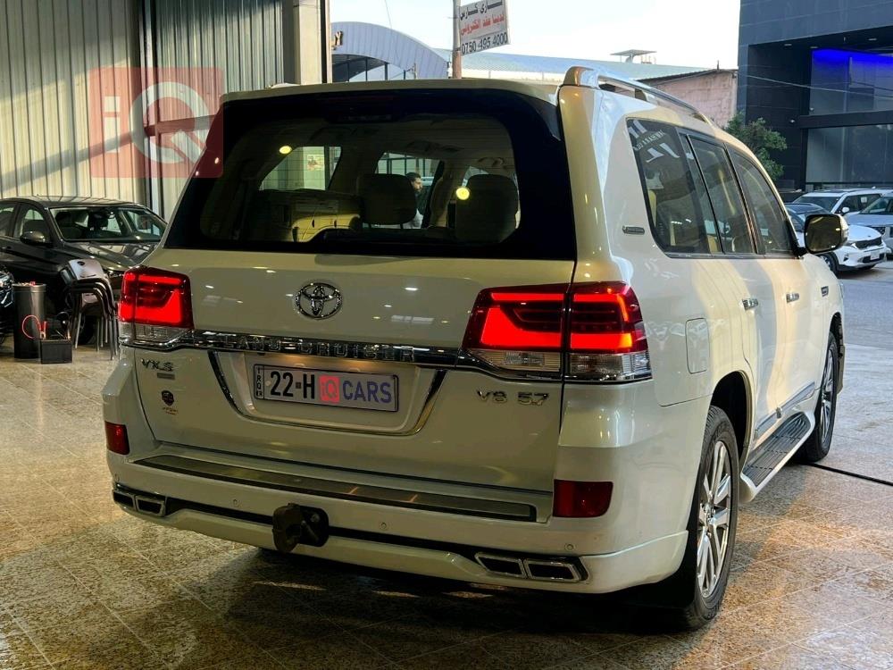 تويوتا لاندكروزر